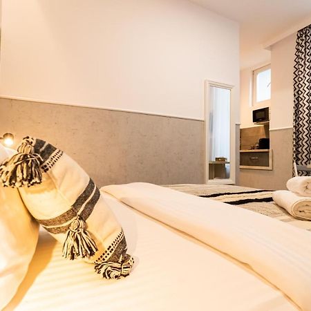 Okbrasov - Apartment & Studio In The Heart Of Old Town, Moments Away From The Black Church المظهر الخارجي الصورة