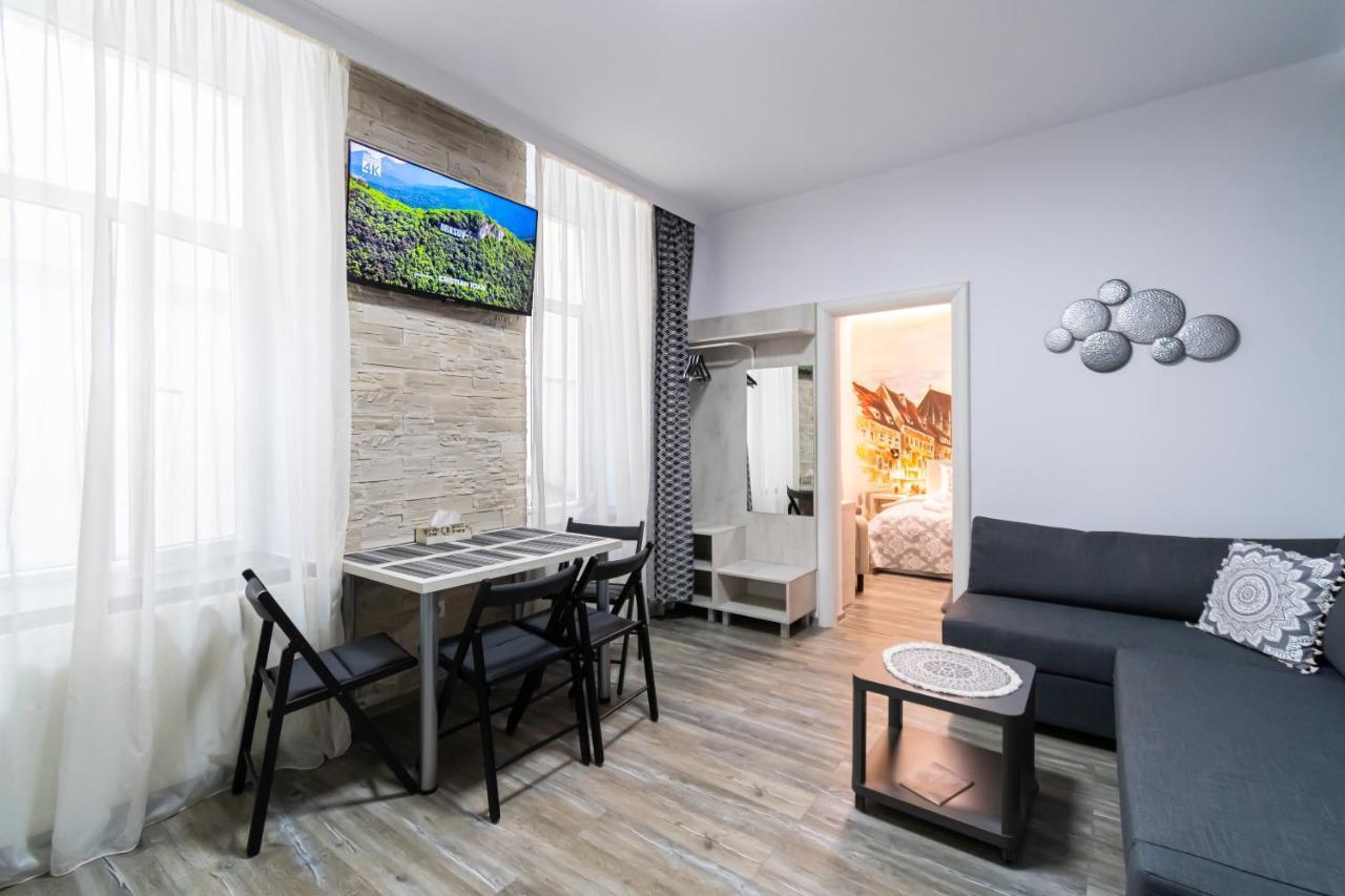 Okbrasov - Apartment & Studio In The Heart Of Old Town, Moments Away From The Black Church المظهر الخارجي الصورة