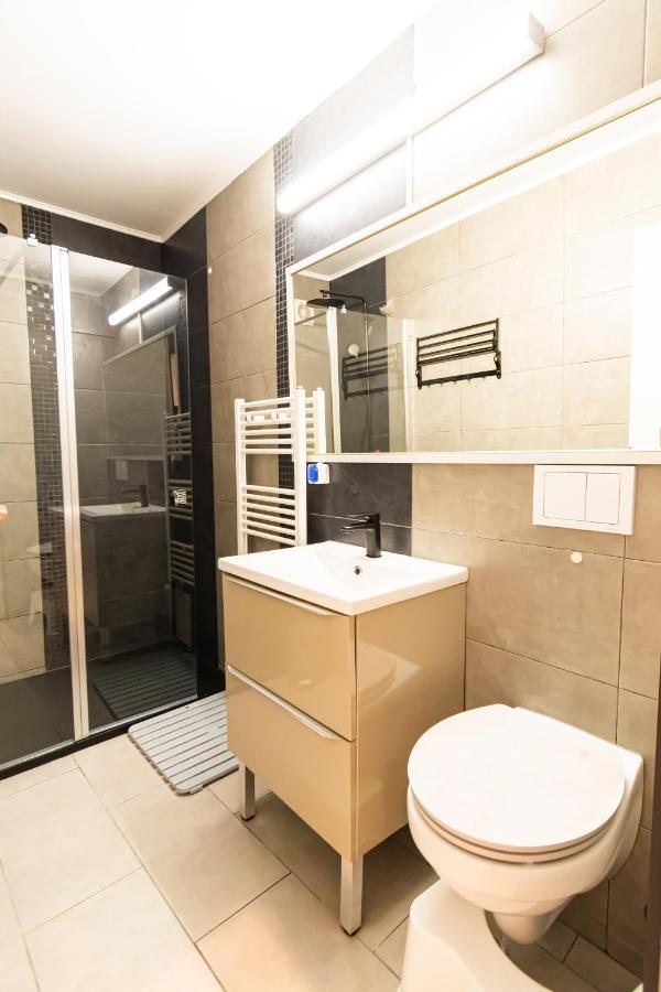 Okbrasov - Apartment & Studio In The Heart Of Old Town, Moments Away From The Black Church المظهر الخارجي الصورة