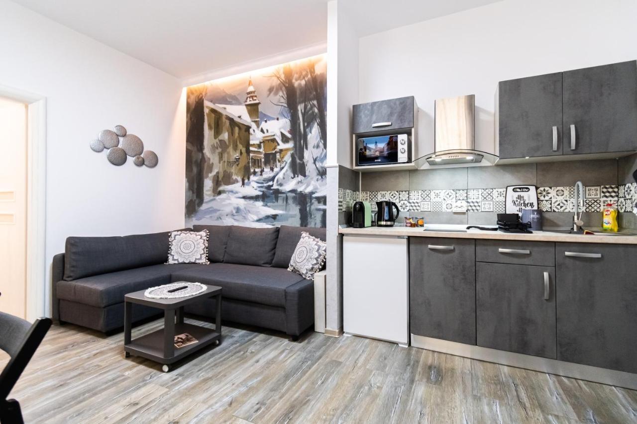 Okbrasov - Apartment & Studio In The Heart Of Old Town, Moments Away From The Black Church المظهر الخارجي الصورة